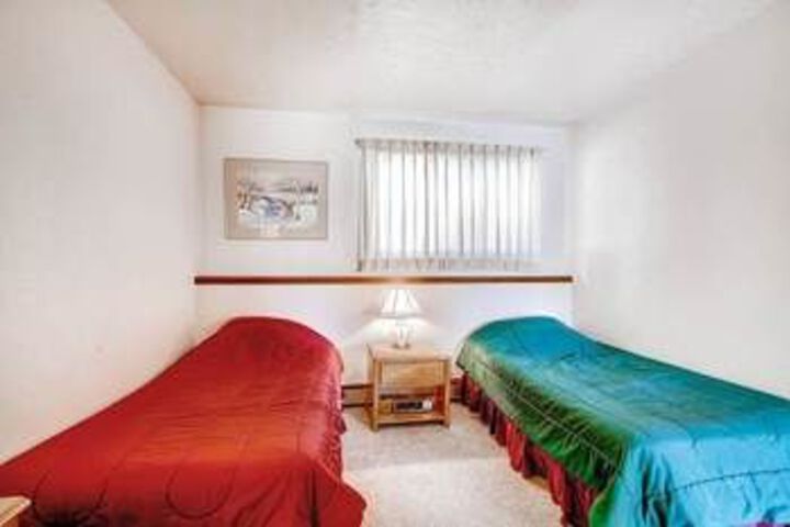 Room 6 of 18