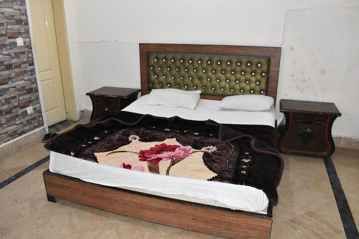 Room 5 of 30