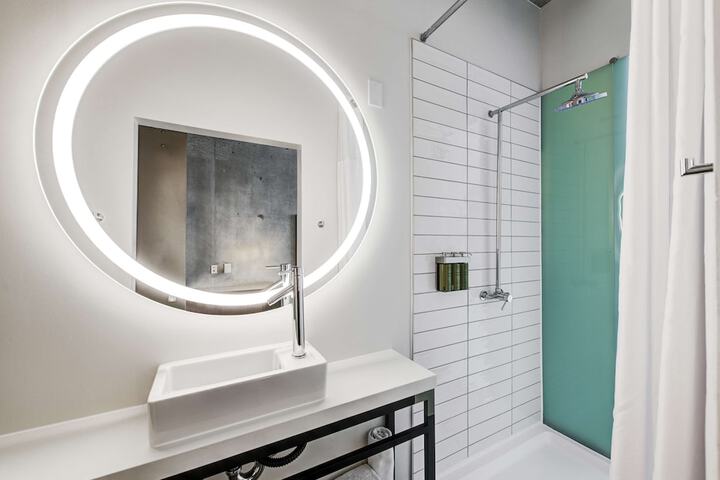 Bathroom shower