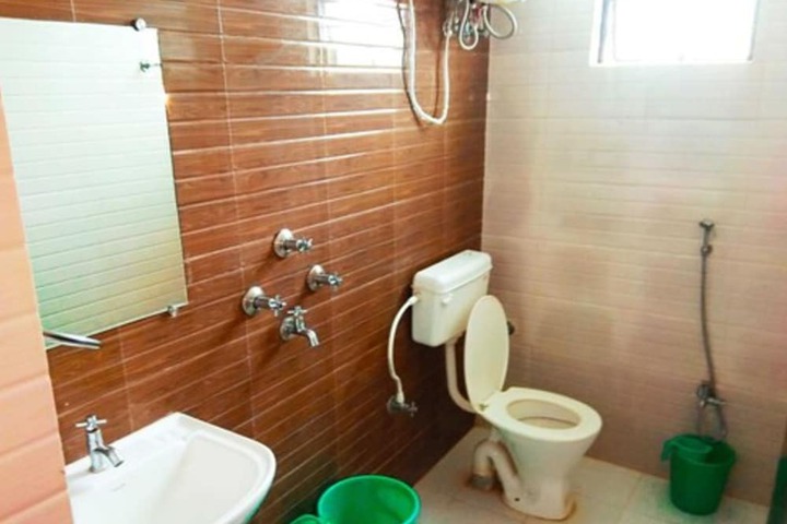 Room 12 of 27