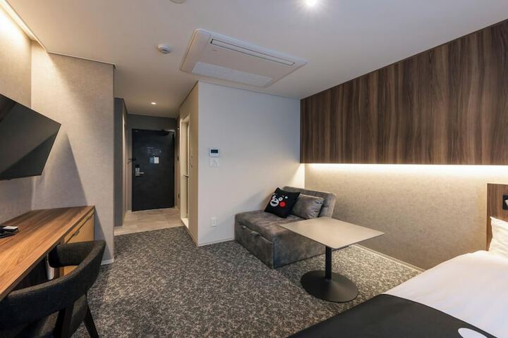 Room 13 of 52