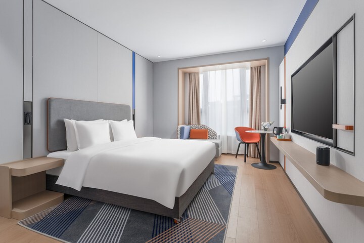 Room 17 of 49