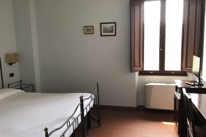 Room 15 of 66