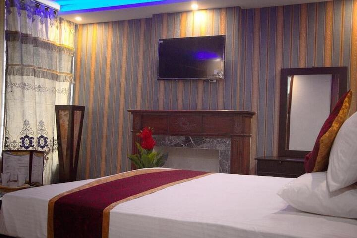 Room 13 of 14