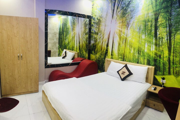 Room 8 of 31