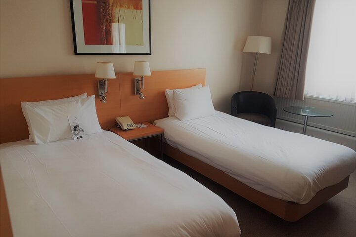 Room 10 of 45