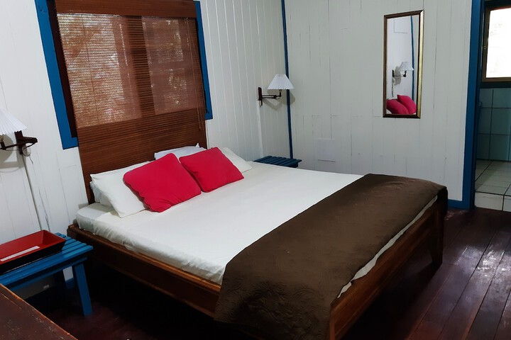 Room 4 of 87