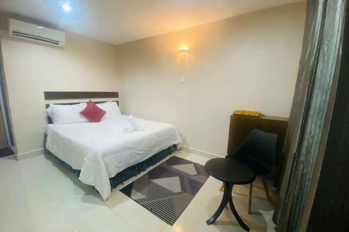 Room 9 of 22