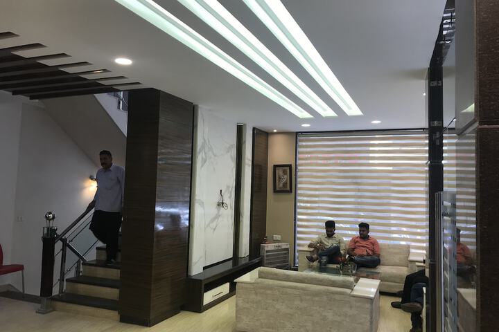 Entrance & Lobby