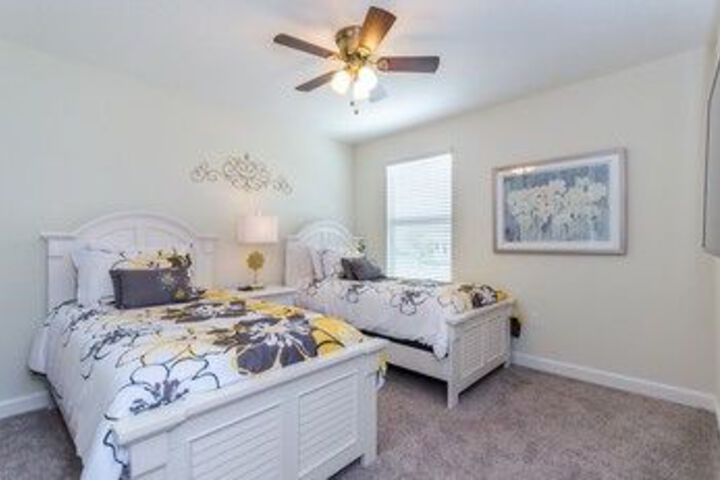 Room 12 of 32