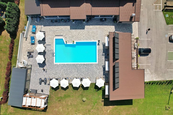 Pool 38 of 71