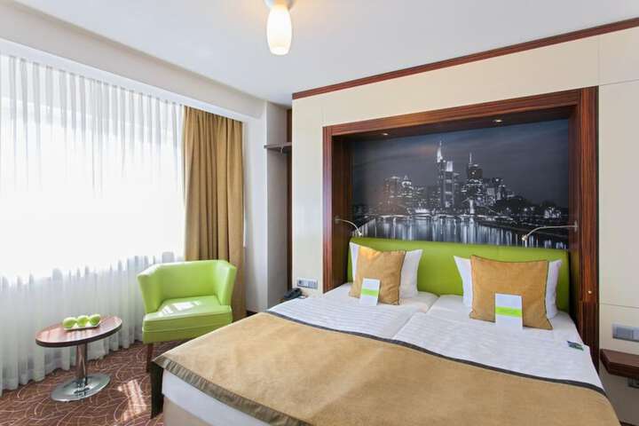 Room 9 of 71