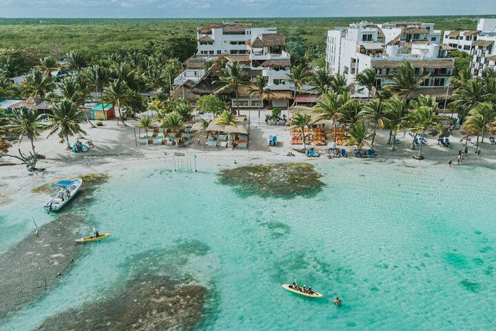 Exterior of 40 Cañones