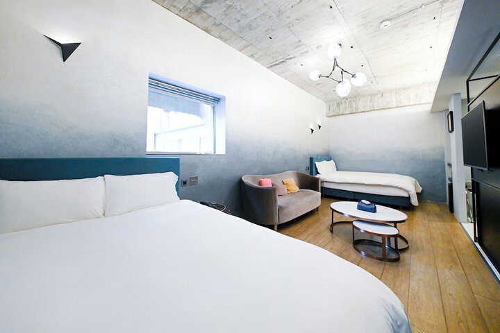 Room 76 of 141