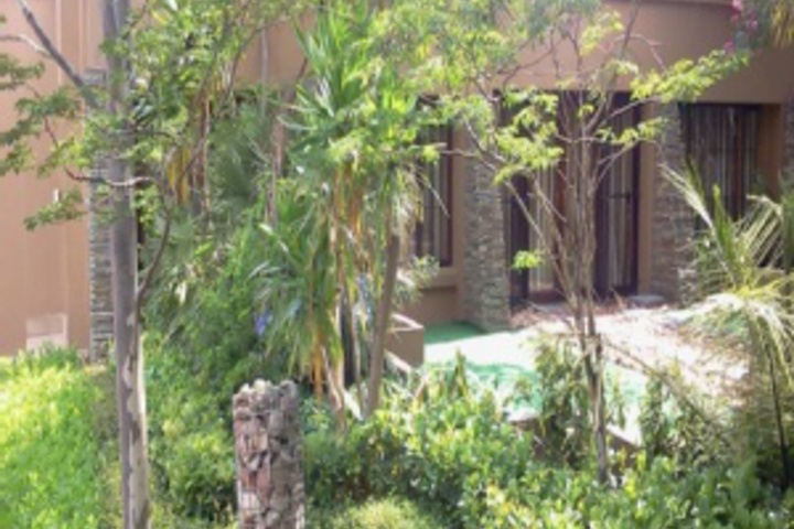 Hotel Exterior 9 of 96