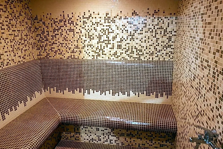 Room 9 of 20