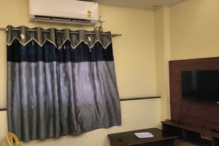 Room 8 of 14