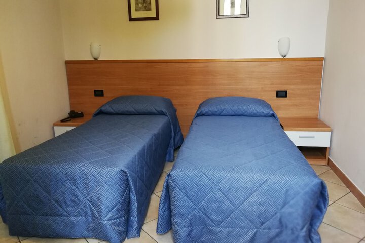 Room 7 of 36