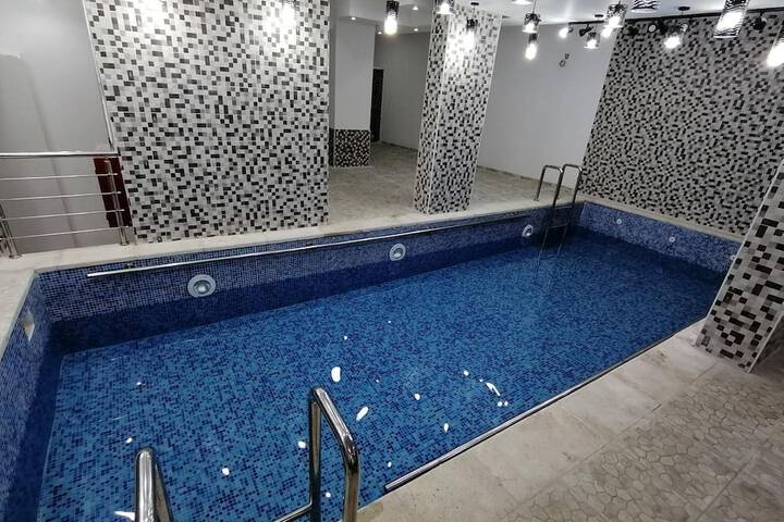 Pool 38 of 44