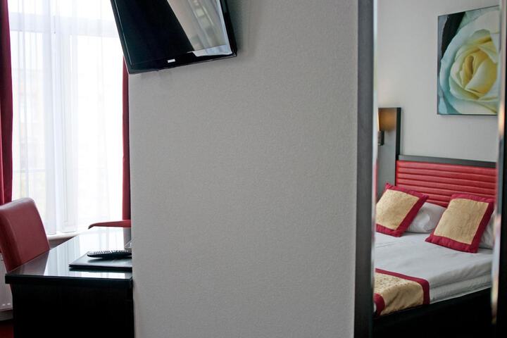 Room 18 of 60