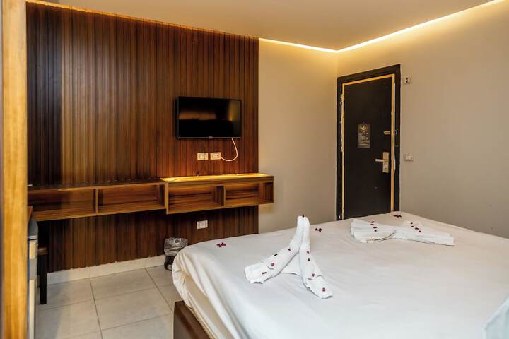 Room 5 of 139