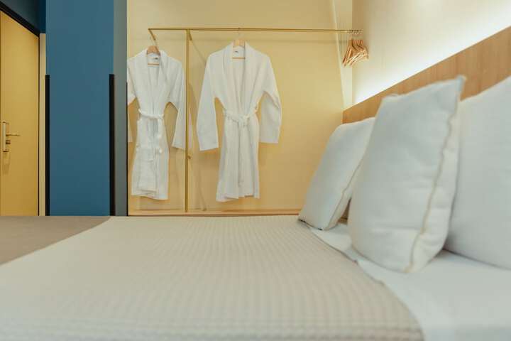 Room 41 of 77