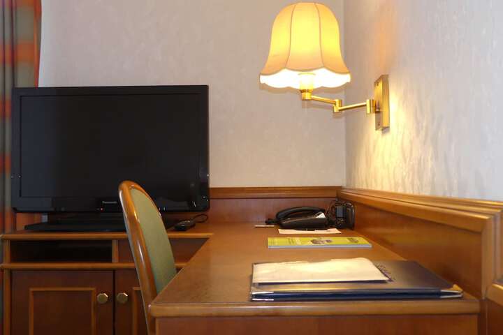 Room 50 of 72