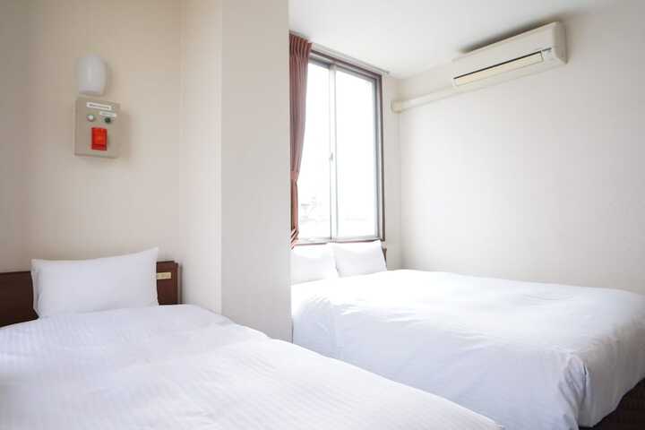 Room 13 of 29