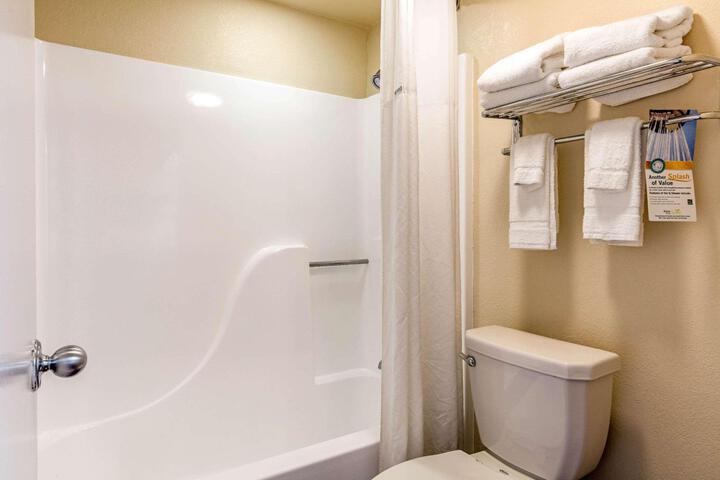 Queen Bed Accessible (5 of 20)