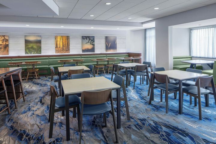 Breakfast/Coffee Service 74 of 85