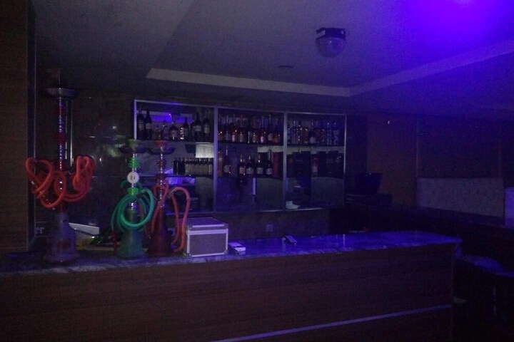 Lounge 21 of 22
