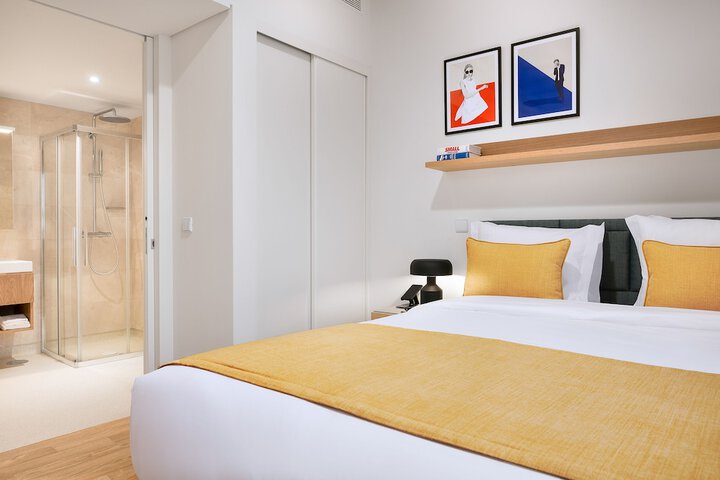 Room 27 of 84
