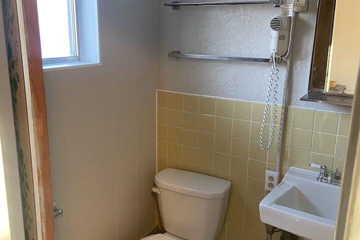 Room 8 of 19