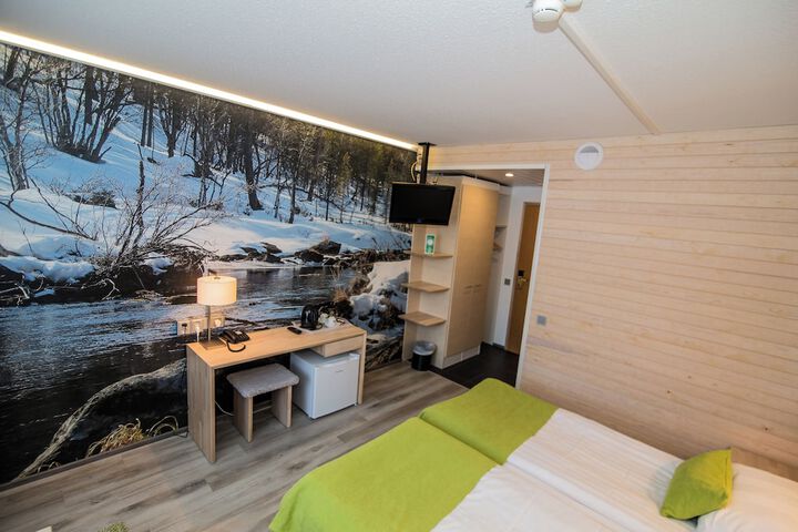 Room 10 of 63