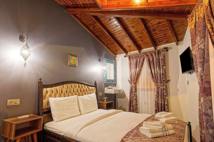Room 18 of 36