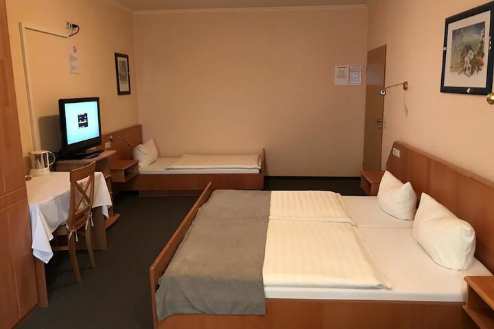 Room 14 of 89