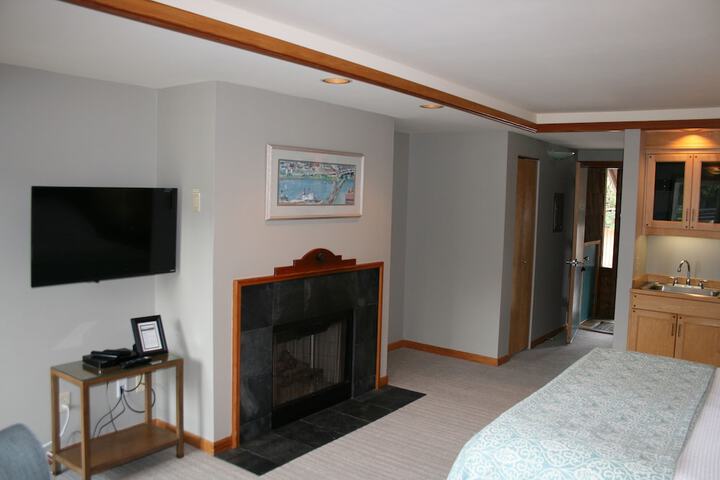Room 35 of 231