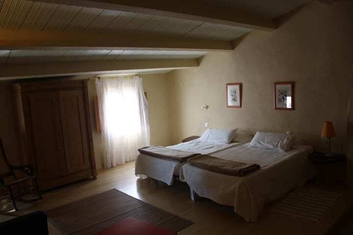 Room 7 of 32