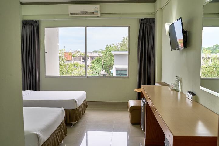 Room 6 of 39