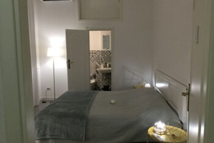 Room 17 of 33