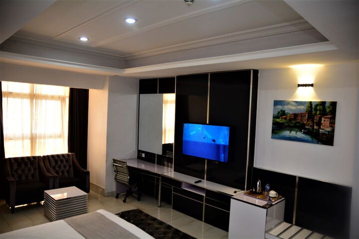 Room 17 of 71