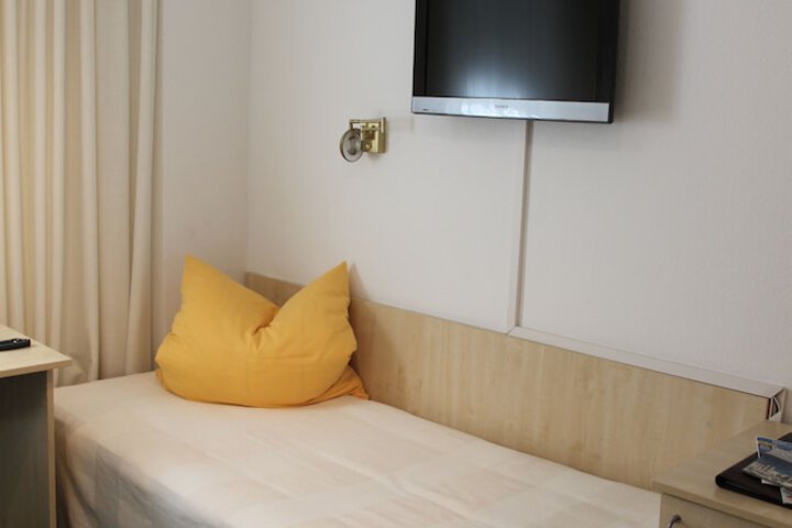 Room 7 of 31
