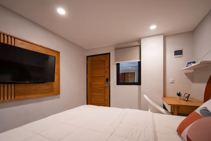 Room 7 of 19