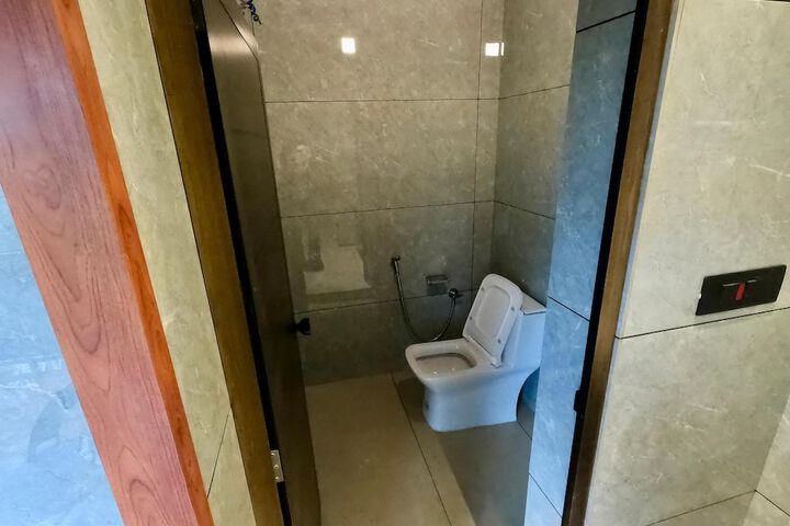 Room 15 of 38