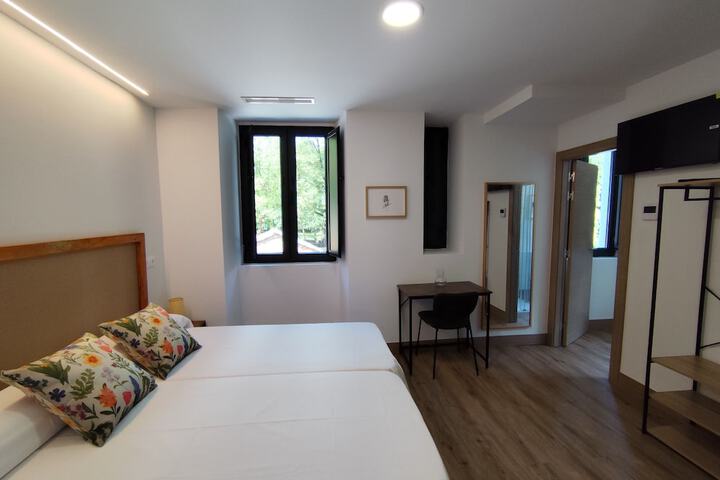 Room 4 of 15