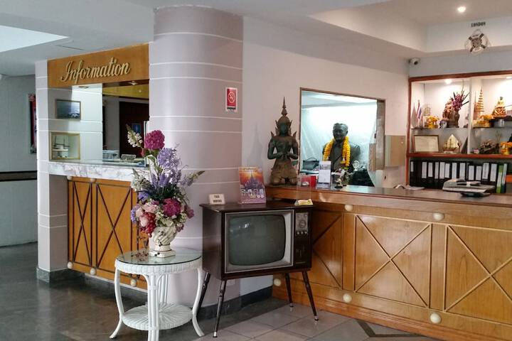 Concierge desk