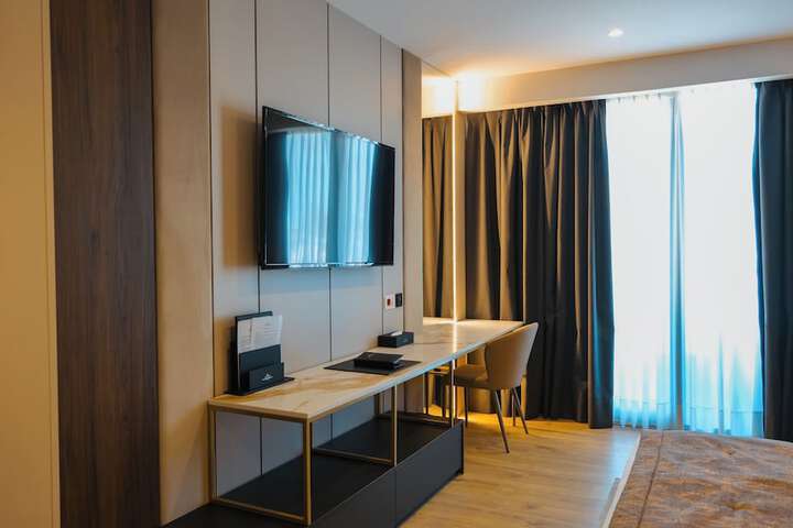 Room 6 of 60