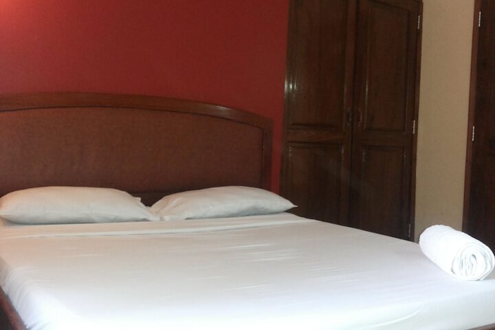 Room 10 of 46