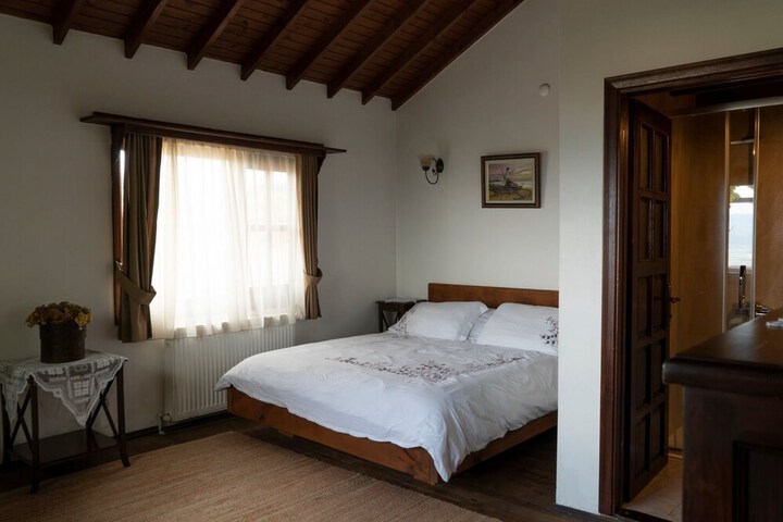 Room 5 of 22
