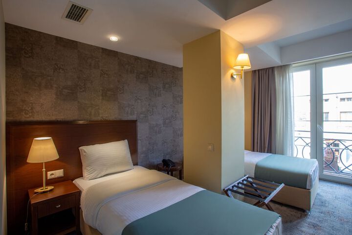 Room 7 of 52